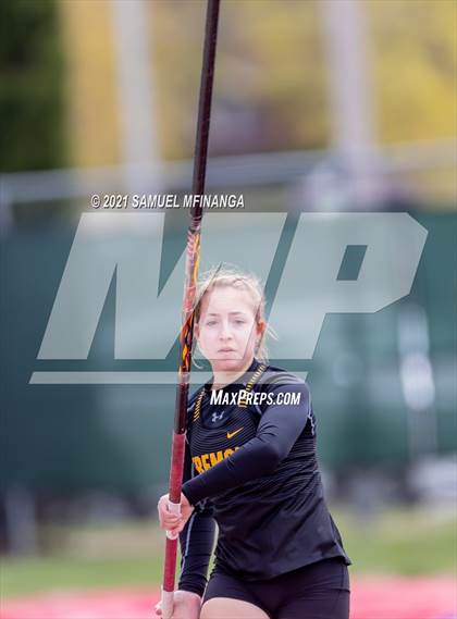 Thumbnail 2 in Harold Scott Invitational (Field Events) photogallery.