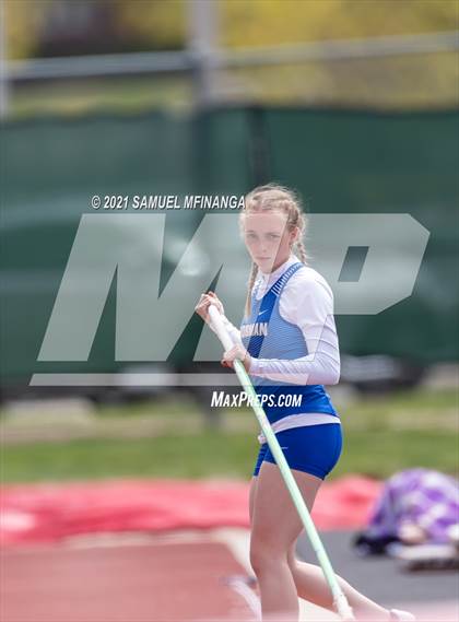 Thumbnail 2 in Harold Scott Invitational (Field Events) photogallery.