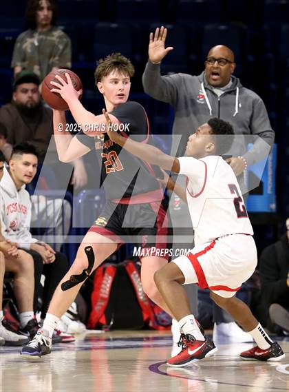Thumbnail 2 in Salpointe Catholic vs Tucson High Magnet School (McKale Center) photogallery.