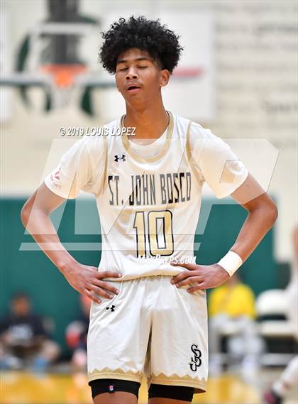 Thumbnail 2 in St. John Bosco vs. Fairfax (Classic at Damien) photogallery.