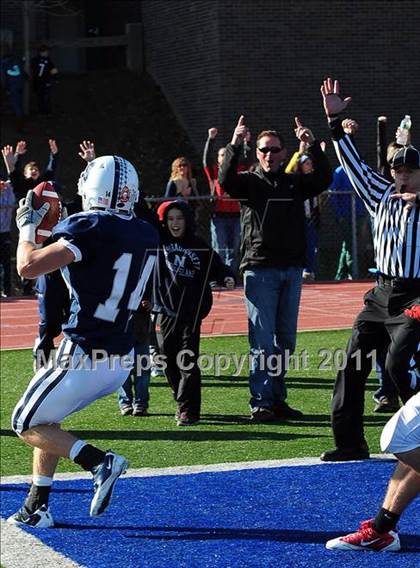 Thumbnail 3 in Greenwich @ Staples (FCIAC Championship) photogallery.