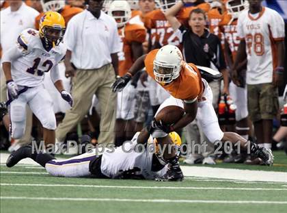 Thumbnail 3 in Karr vs. Bowie (Kirk Herbstreit National Kickoff Classic) photogallery.