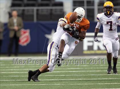 Thumbnail 1 in Karr vs. Bowie (Kirk Herbstreit National Kickoff Classic) photogallery.
