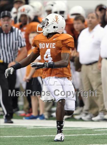 Thumbnail 1 in Karr vs. Bowie (Kirk Herbstreit National Kickoff Classic) photogallery.
