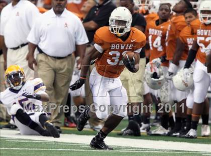 Thumbnail 3 in Karr vs. Bowie (Kirk Herbstreit National Kickoff Classic) photogallery.