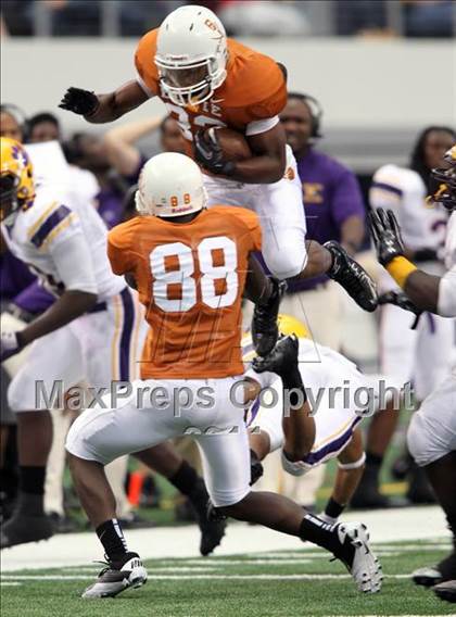 Thumbnail 3 in Karr vs. Bowie (Kirk Herbstreit National Kickoff Classic) photogallery.