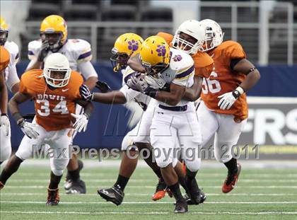 Thumbnail 1 in Karr vs. Bowie (Kirk Herbstreit National Kickoff Classic) photogallery.