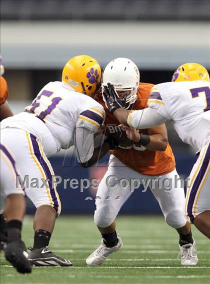 Thumbnail 1 in Karr vs. Bowie (Kirk Herbstreit National Kickoff Classic) photogallery.