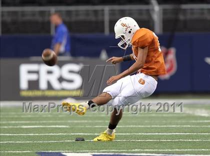 Thumbnail 1 in Karr vs. Bowie (Kirk Herbstreit National Kickoff Classic) photogallery.