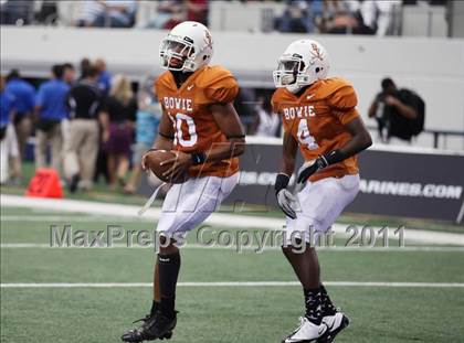 Thumbnail 1 in Karr vs. Bowie (Kirk Herbstreit National Kickoff Classic) photogallery.