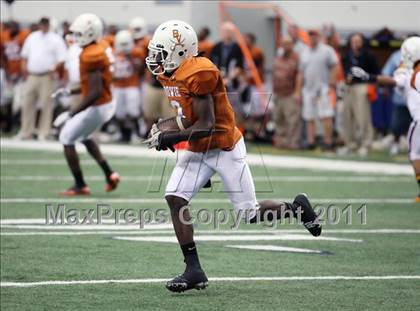 Thumbnail 2 in Karr vs. Bowie (Kirk Herbstreit National Kickoff Classic) photogallery.
