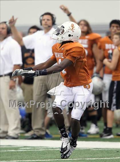 Thumbnail 1 in Karr vs. Bowie (Kirk Herbstreit National Kickoff Classic) photogallery.