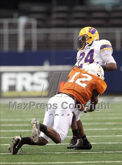 Thumbnail 1 in Karr vs. Bowie (Kirk Herbstreit National Kickoff Classic) photogallery.