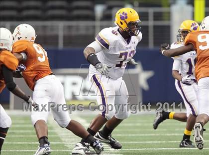 Thumbnail 1 in Karr vs. Bowie (Kirk Herbstreit National Kickoff Classic) photogallery.