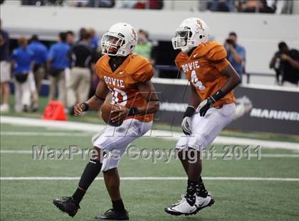Thumbnail 2 in Karr vs. Bowie (Kirk Herbstreit National Kickoff Classic) photogallery.