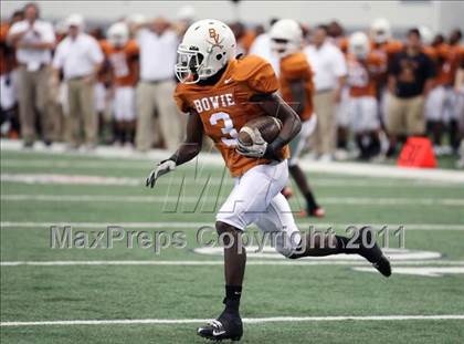 Thumbnail 1 in Karr vs. Bowie (Kirk Herbstreit National Kickoff Classic) photogallery.