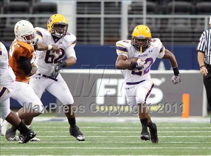 Thumbnail 1 in Karr vs. Bowie (Kirk Herbstreit National Kickoff Classic) photogallery.