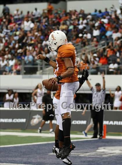 Thumbnail 1 in Karr vs. Bowie (Kirk Herbstreit National Kickoff Classic) photogallery.
