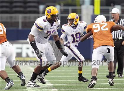 Thumbnail 3 in Karr vs. Bowie (Kirk Herbstreit National Kickoff Classic) photogallery.
