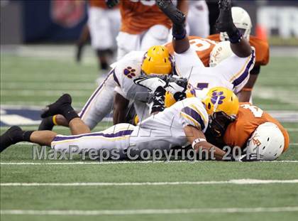 Thumbnail 1 in Karr vs. Bowie (Kirk Herbstreit National Kickoff Classic) photogallery.