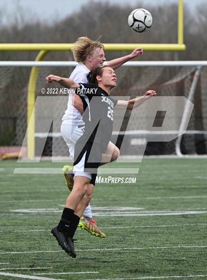 Thumbnail 3 in Pomperaug @ Xavier (CIAC Class L Quarterfinal) photogallery.