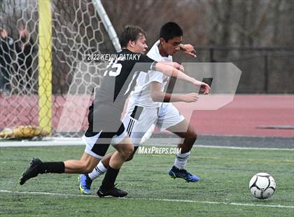 Thumbnail 1 in Pomperaug @ Xavier (CIAC Class L Quarterfinal) photogallery.