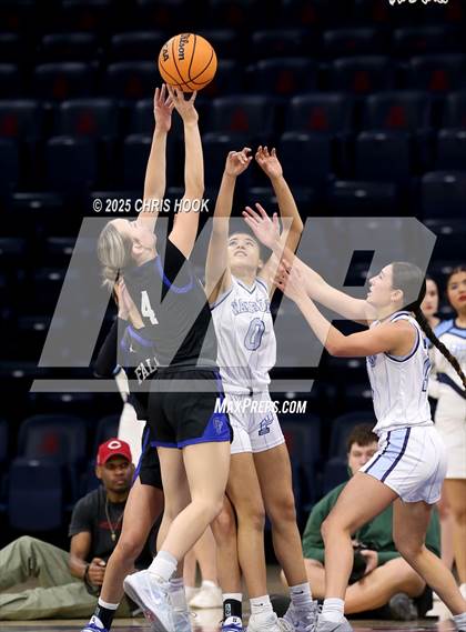 Thumbnail 3 in Catalina Foothills vs Pueblo (McKale Center) photogallery.