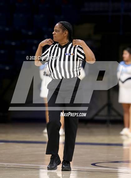 Thumbnail 2 in Catalina Foothills vs Pueblo (McKale Center) photogallery.