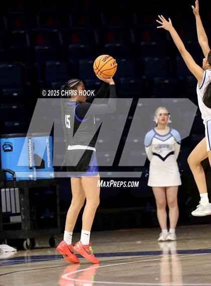 Thumbnail 2 in Catalina Foothills vs Pueblo (McKale Center) photogallery.
