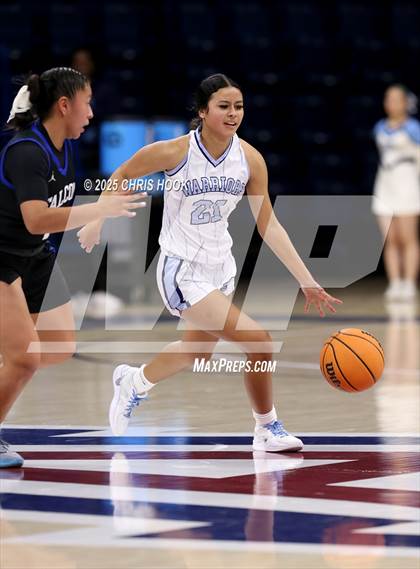 Thumbnail 2 in Catalina Foothills vs Pueblo (McKale Center) photogallery.