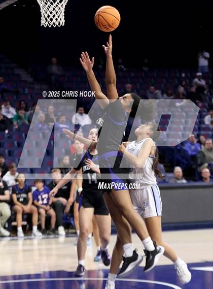 Thumbnail 2 in Catalina Foothills vs Pueblo (McKale Center) photogallery.
