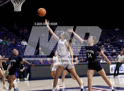 Thumbnail 2 in Catalina Foothills vs Pueblo (McKale Center) photogallery.