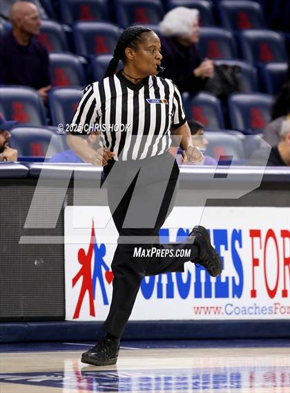 Thumbnail 2 in Catalina Foothills vs Pueblo (McKale Center) photogallery.