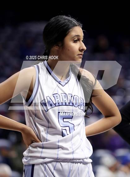 Thumbnail 2 in Catalina Foothills vs Pueblo (McKale Center) photogallery.
