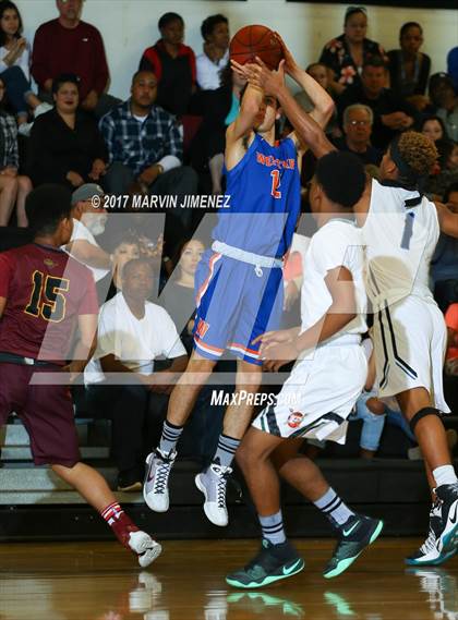 Thumbnail 3 in Ventura County All-Star Game photogallery.