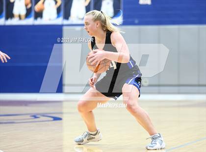 Thumbnail 1 in Decatur vs Birdville (Raising Cane's Chicken Lady Roo Christmas Classic) photogallery.