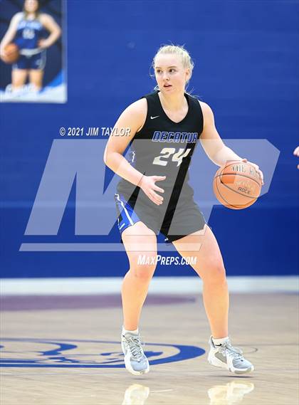 Thumbnail 3 in Decatur vs Birdville (Raising Cane's Chicken Lady Roo Christmas Classic) photogallery.