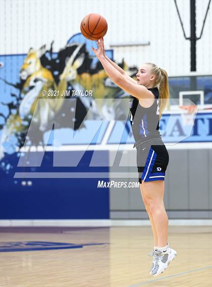 Thumbnail 3 in Decatur vs Birdville (Raising Cane's Chicken Lady Roo Christmas Classic) photogallery.