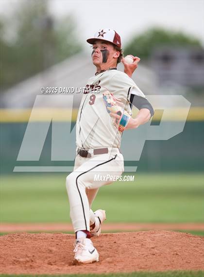 Thumbnail 1 in Fort Morgan @ Windsor (CHSAA 4A Regional Finals Game 2) photogallery.