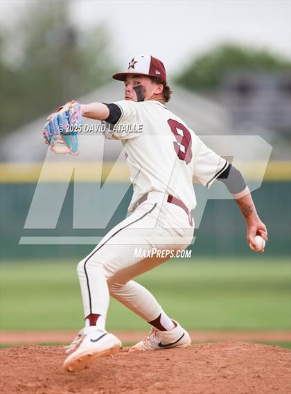 Thumbnail 3 in Fort Morgan @ Windsor (CHSAA 4A Regional Finals Game 2) photogallery.