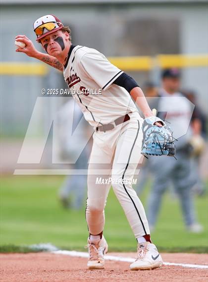 Thumbnail 1 in Fort Morgan @ Windsor (CHSAA 4A Regional Finals Game 2) photogallery.
