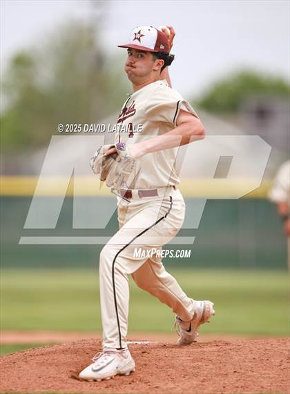 Thumbnail 2 in Fort Morgan @ Windsor (CHSAA 4A Regional Finals Game 2) photogallery.