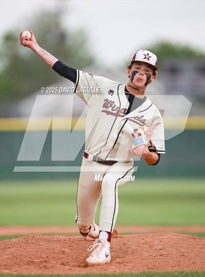 Thumbnail 3 in Fort Morgan @ Windsor (CHSAA 4A Regional Finals Game 2) photogallery.