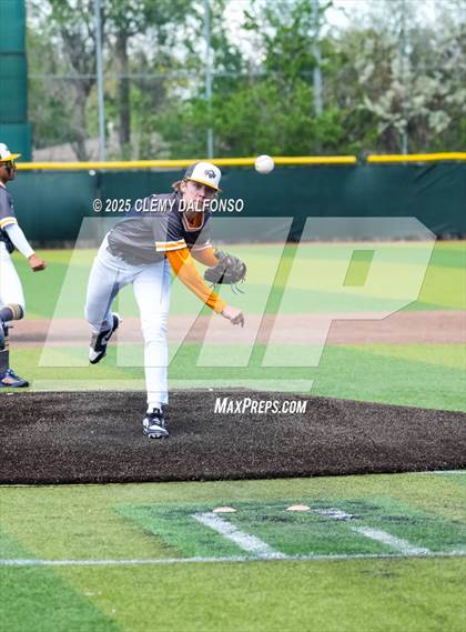 Thumbnail 2 in Flatirons Academy vs Akron (CHSAA 1A Championship) photogallery.