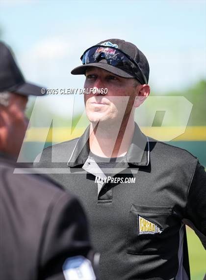 Thumbnail 2 in Flatirons Academy vs Akron (CHSAA 1A Championship) photogallery.