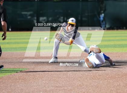 Thumbnail 1 in Flatirons Academy vs Akron (CHSAA 1A Championship) photogallery.