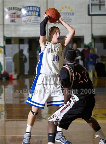 Thumbnail 3 in Wood vs. Salesian (Gridley Invitational) photogallery.