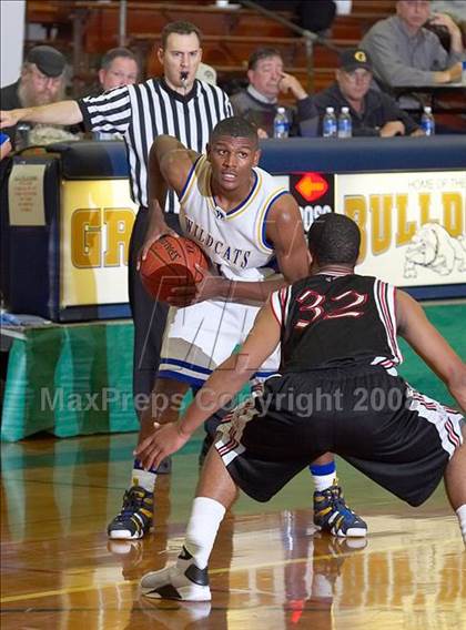 Thumbnail 3 in Wood vs. Salesian (Gridley Invitational) photogallery.