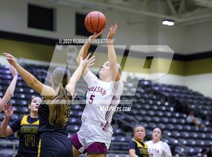 Thumbnail 1 in Malakoff vs. Millsap (Kaufman Holiday Tournament) photogallery.