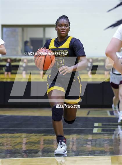 Thumbnail 2 in Malakoff vs. Millsap (Kaufman Holiday Tournament) photogallery.